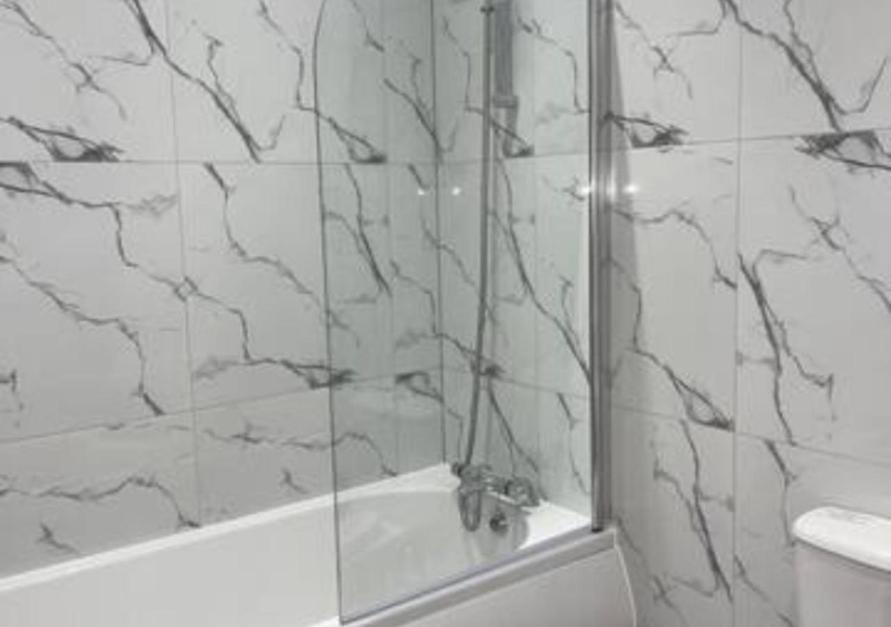 2 Bedroom Apartment - Flitwick - Contractor Friendly - Tourist Ready - Full Kitchen - Wifi - Smart Tv - Sofa Bed - Free Parking - Ideal For Short Or Long Stays Ngoại thất bức ảnh