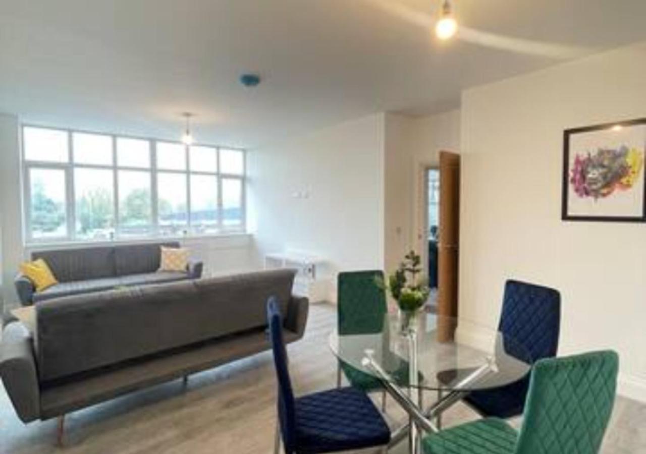 2 Bedroom Apartment - Flitwick - Contractor Friendly - Tourist Ready - Full Kitchen - Wifi - Smart Tv - Sofa Bed - Free Parking - Ideal For Short Or Long Stays Ngoại thất bức ảnh