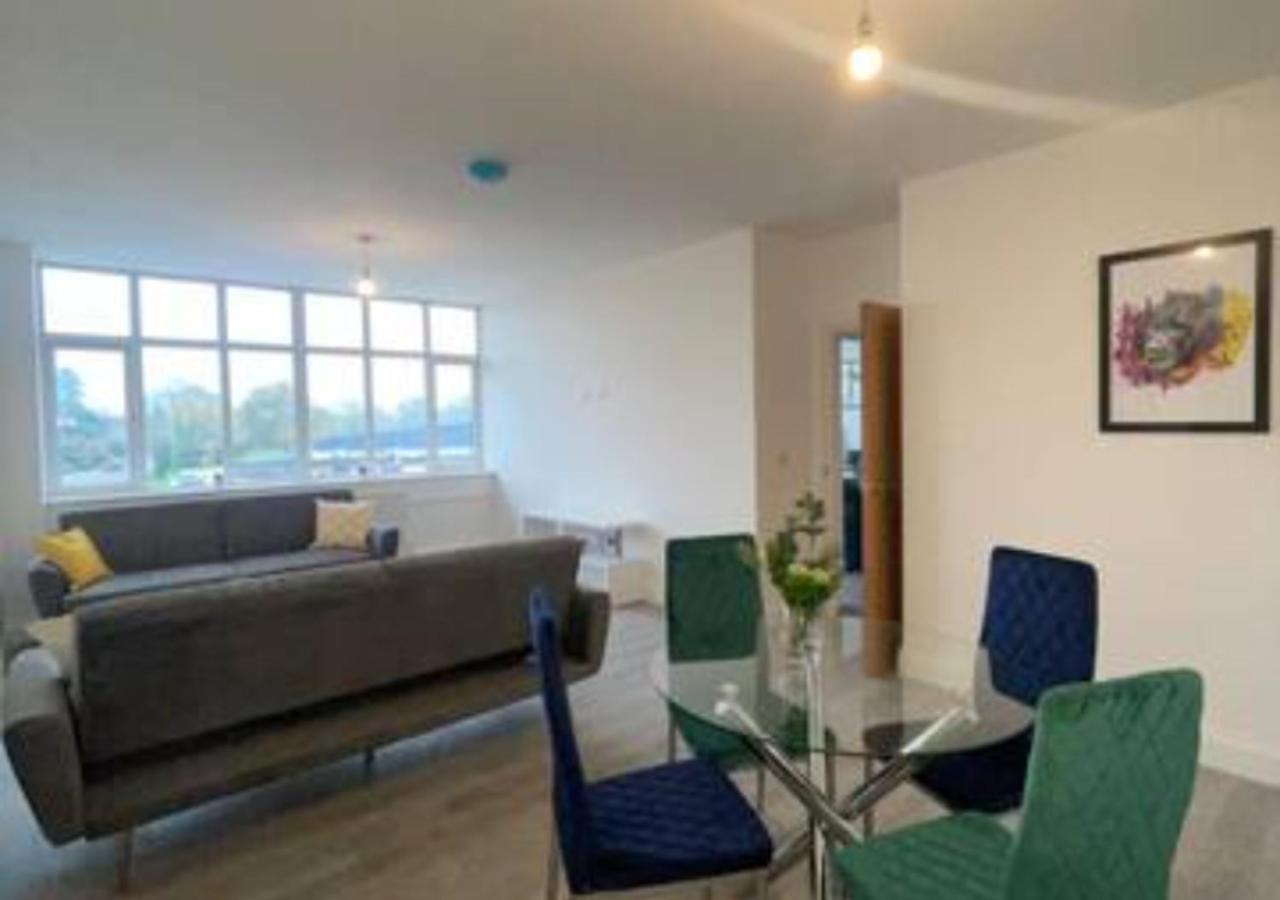 2 Bedroom Apartment - Flitwick - Contractor Friendly - Tourist Ready - Full Kitchen - Wifi - Smart Tv - Sofa Bed - Free Parking - Ideal For Short Or Long Stays Ngoại thất bức ảnh