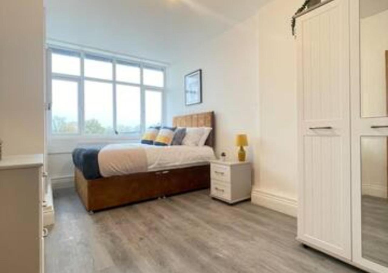 2 Bedroom Apartment - Flitwick - Contractor Friendly - Tourist Ready - Full Kitchen - Wifi - Smart Tv - Sofa Bed - Free Parking - Ideal For Short Or Long Stays Ngoại thất bức ảnh